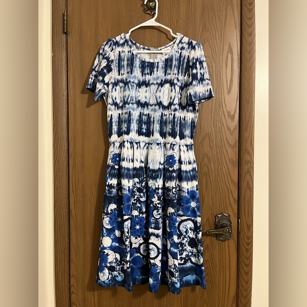 *WORN ONCE* LuLaRoe Blue and White Patterned Dress With Pockets